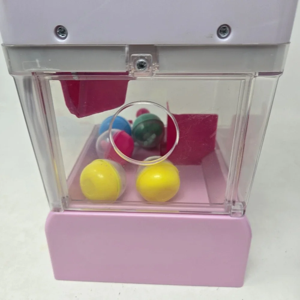 Hello Kitty Claw Machine Jazwares Pink Sanrio Arcade Game‎ with 5 Prize Capsules